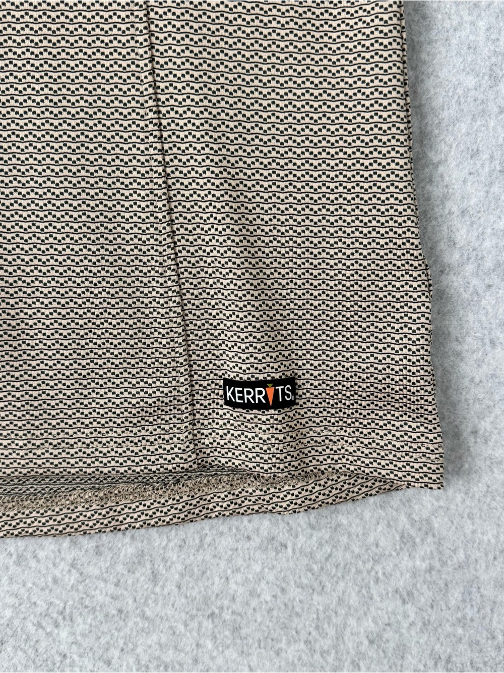 Kerrits Womens Short Sleeve Equestrian Riding Top Tan Black Shirt 1/4 Snap Small - Picture 7 of 15
